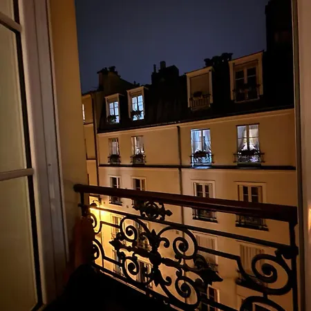 Parisian Charm With Eiffel View 2min From Eiffel Tower Gardens Parigi