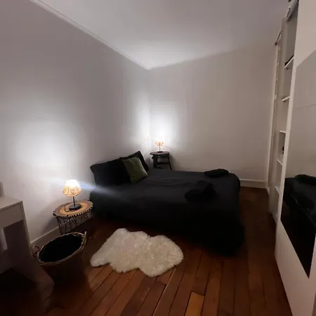 Parisian Charm With Eiffel View 2min From Eiffel Tower Gardens Parigi