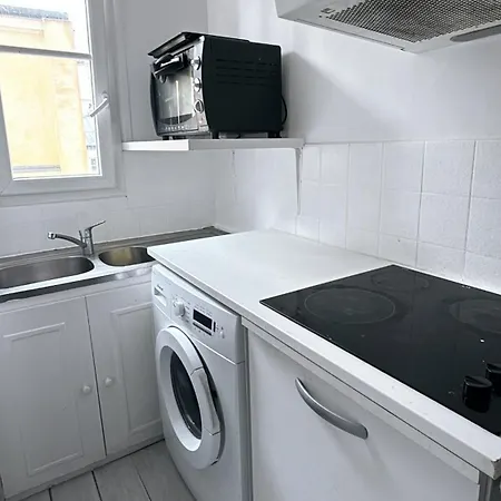 Parisian Charm With Eiffel View 2min From Eiffel Tower Gardens Appartamento *