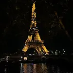 Parisian Charm With Eiffel View 2min From Eiffel Tower Gardens * Paris