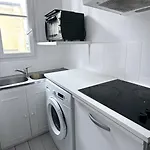 Parisian Charm With Eiffel View 2min From Eiffel Tower Gardens Apartment *