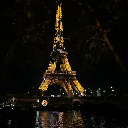 Parisian Charm With Eiffel View 2Min From Eiffel Tower Gardens * باريس