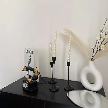 Parisian Charm With Eiffel View 2min From Eiffel Tower Gardens *