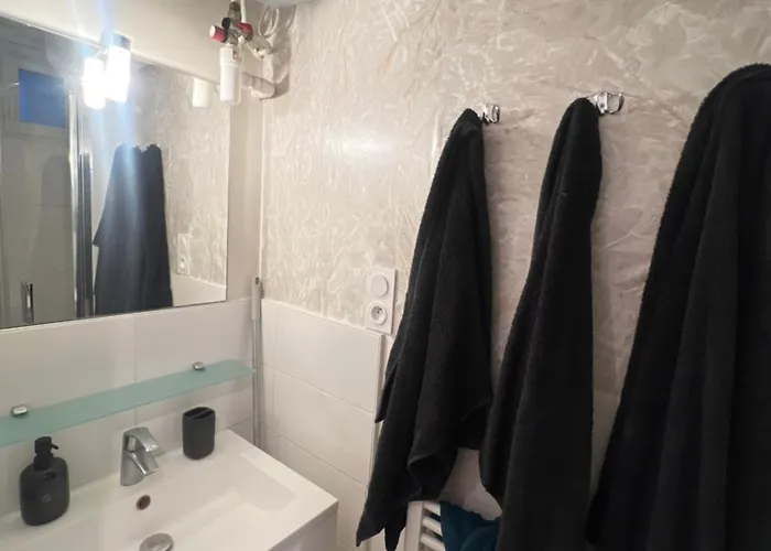 Parisian Charm With Eiffel View 2min From Eiffel Tower Gardens Apartamento